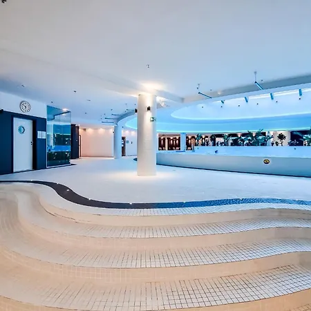 Ans Hanza Tower 15th Floor With View, Swimming Pool Area With Saunas, Viewing Terrace 公寓 *
