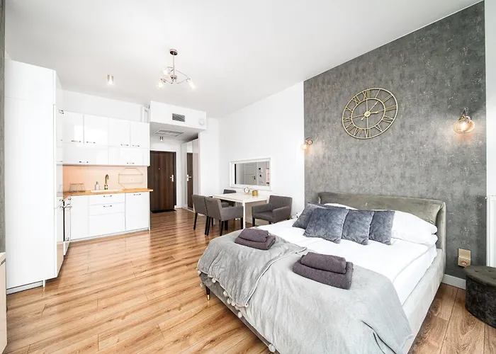 Ans Hanza Tower 15th Floor With View, Swimming Pool Area With Saunas, Viewing Terrace